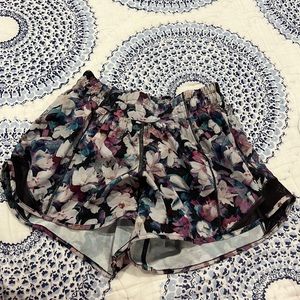 Lululemon hotty hot shorts size 2 tall